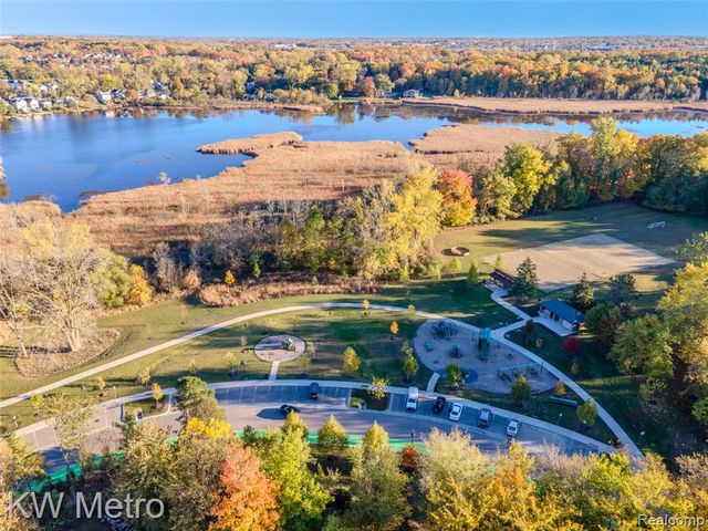 2416 Shawood Street, Novi, MI 48377