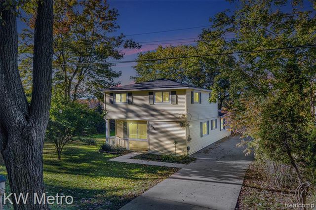 2416 Shawood Street, Novi, MI 48377