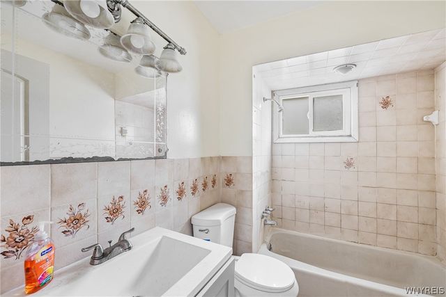 77 Paul Place, Buffalo, NY 14210