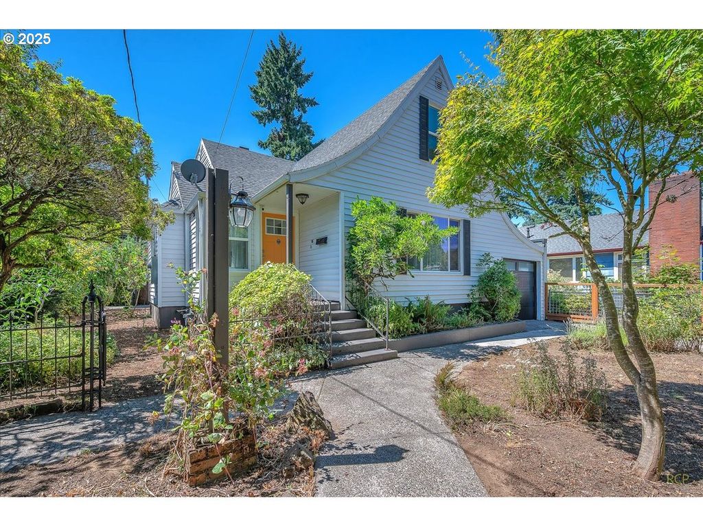 5264 N AMHERST St, Portland, OR 97203
