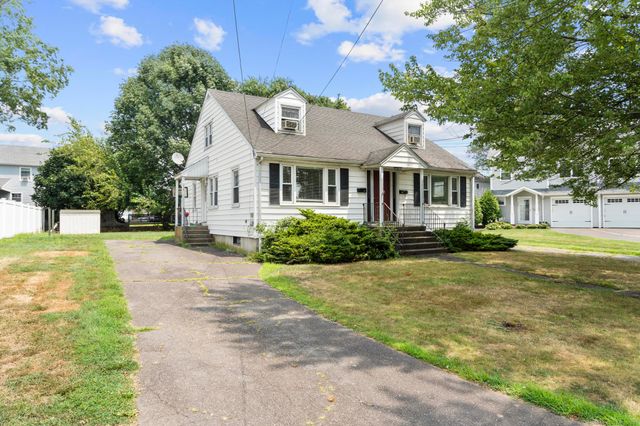 214 Country Road, Fairfield, CT 06824