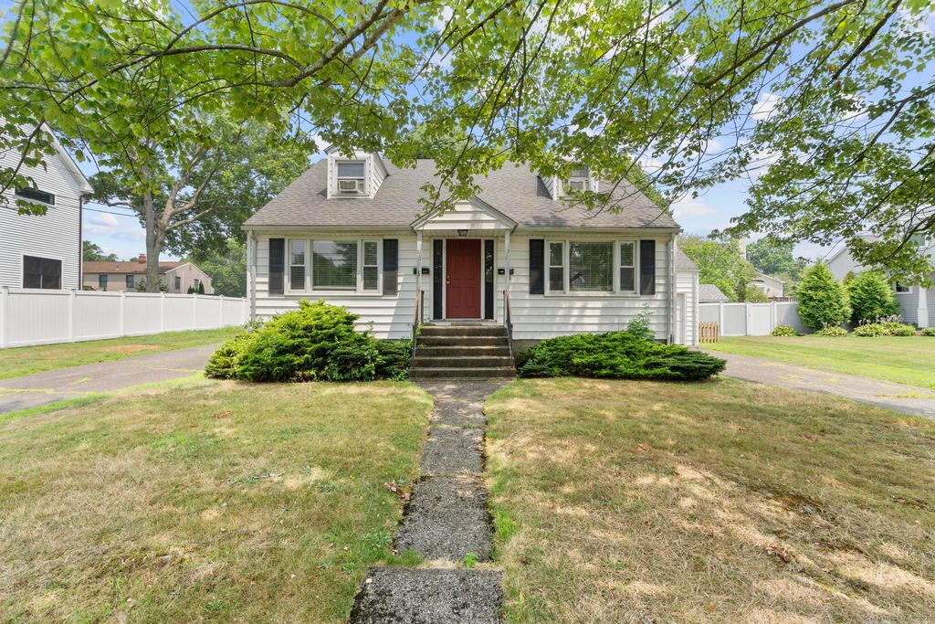 214 Country Road, Fairfield, CT 06824