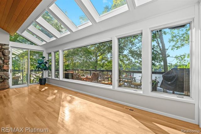 2095 Brighton Shores Trail, Howell, MI 48843