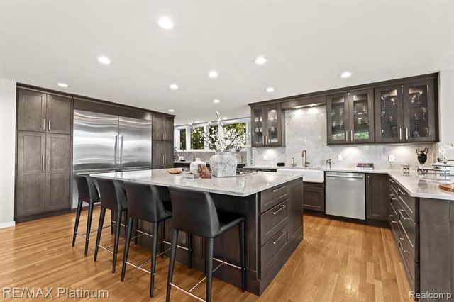 2095 Brighton Shores Trail, Howell, MI 48843