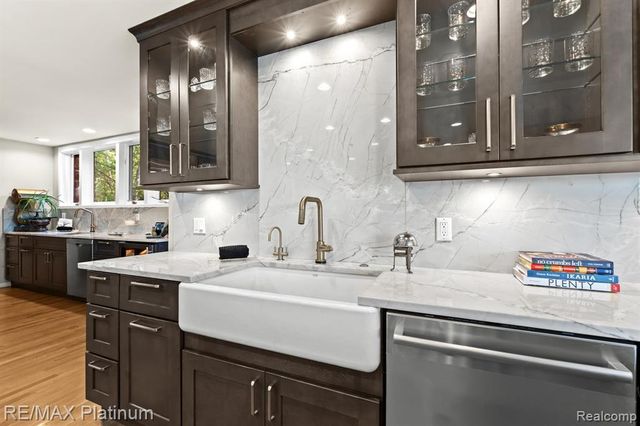 2095 Brighton Shores Trail, Howell, MI 48843