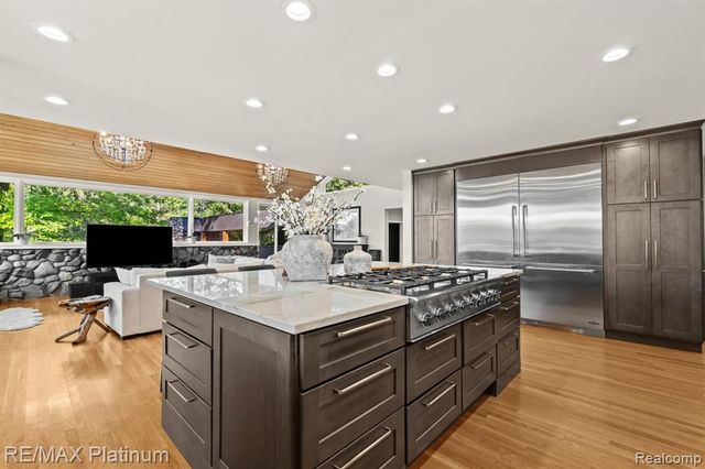 2095 Brighton Shores Trail, Howell, MI 48843