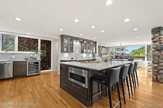 2095 Brighton Shores Trail, Howell, MI 48843