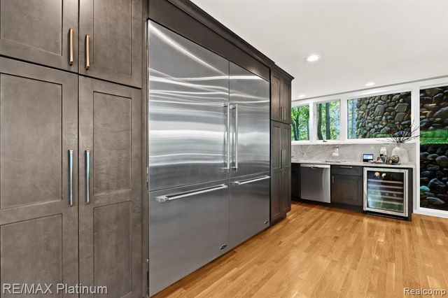 2095 Brighton Shores Trail, Howell, MI 48843