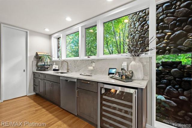 2095 Brighton Shores Trail, Howell, MI 48843