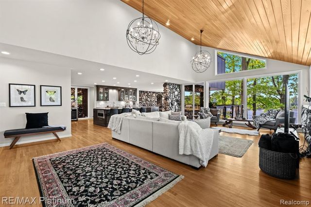 2095 Brighton Shores Trail, Howell, MI 48843