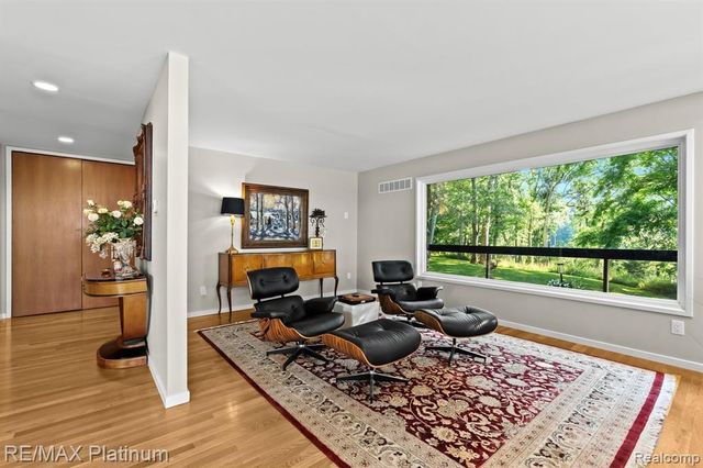 2095 Brighton Shores Trail, Howell, MI 48843