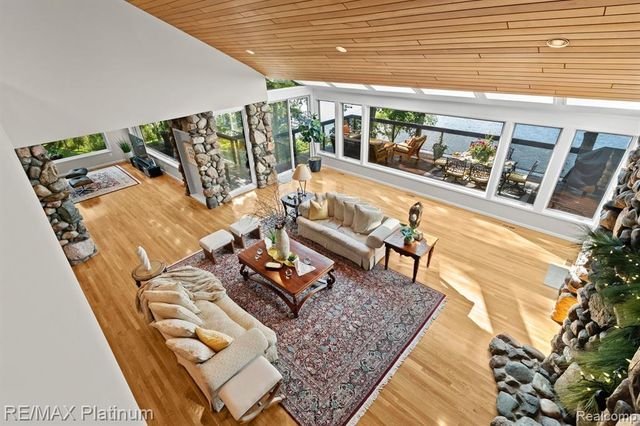 2095 Brighton Shores Trail, Howell, MI 48843