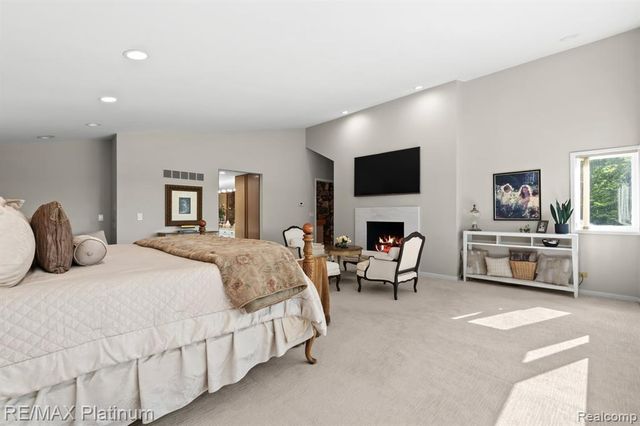 2095 Brighton Shores Trail, Howell, MI 48843