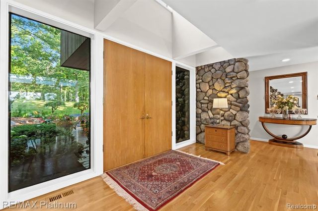 2095 Brighton Shores Trail, Howell, MI 48843