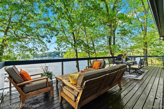 2095 Brighton Shores Trail, Howell, MI 48843