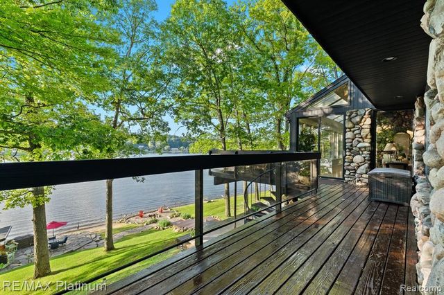 2095 Brighton Shores Trail, Howell, MI 48843