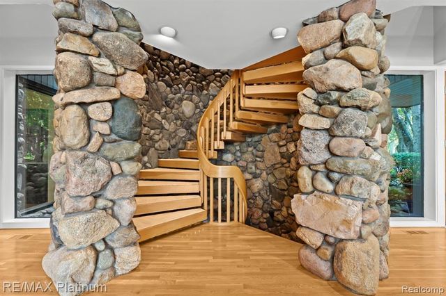 2095 Brighton Shores Trail, Howell, MI 48843