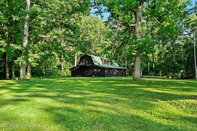 2095 Brighton Shores Trail, Howell, MI 48843