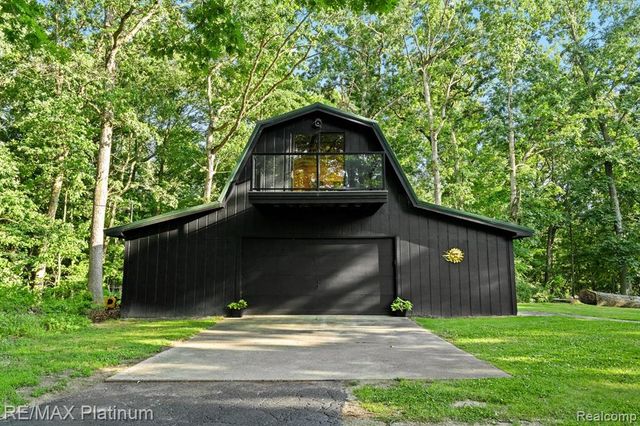 2095 Brighton Shores Trail, Howell, MI 48843