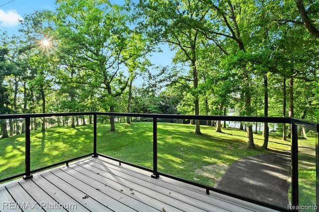 2095 Brighton Shores Trail, Howell, MI 48843