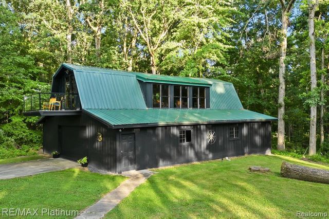 2095 Brighton Shores Trail, Howell, MI 48843