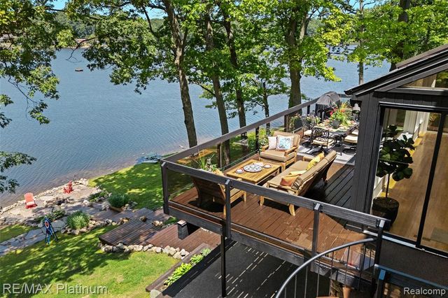 2095 Brighton Shores Trail, Howell, MI 48843