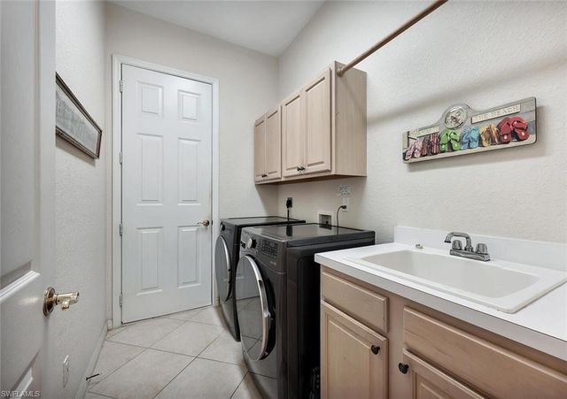 317 Harvard LN, Naples, FL 34104