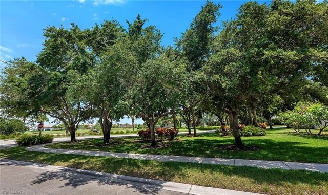 317 Harvard LN, Naples, FL 34104