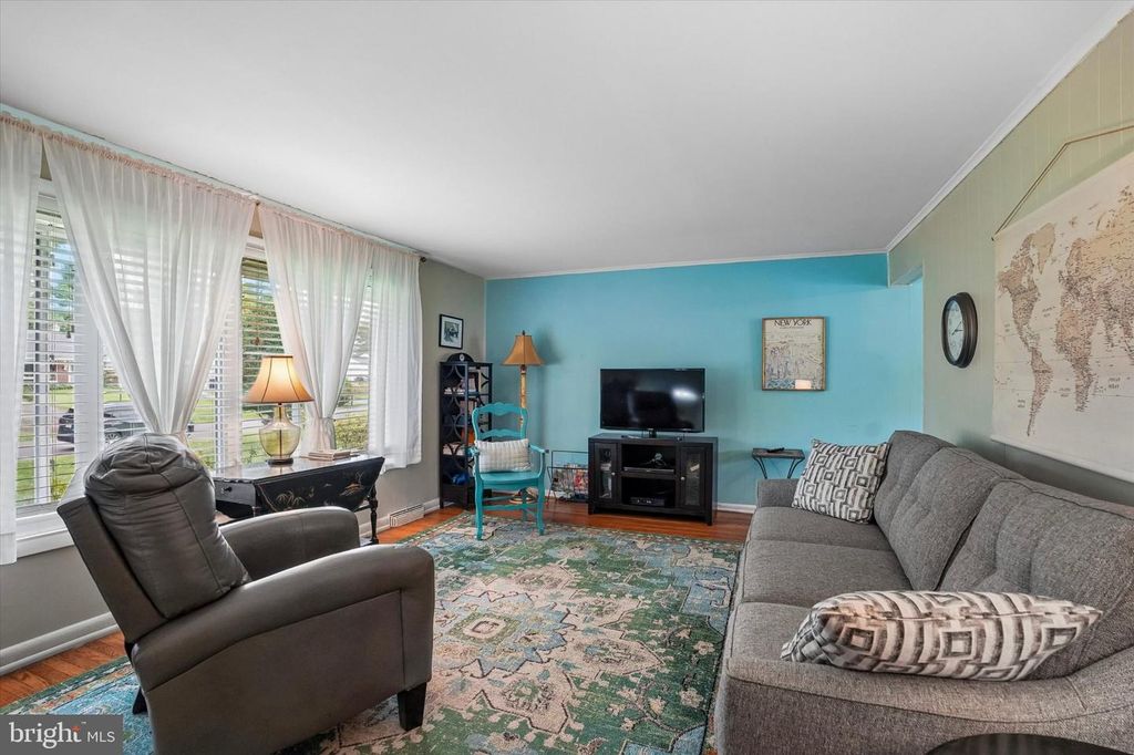 536 SHERWOOD LN, Hatboro, PA 19040 — photo 2