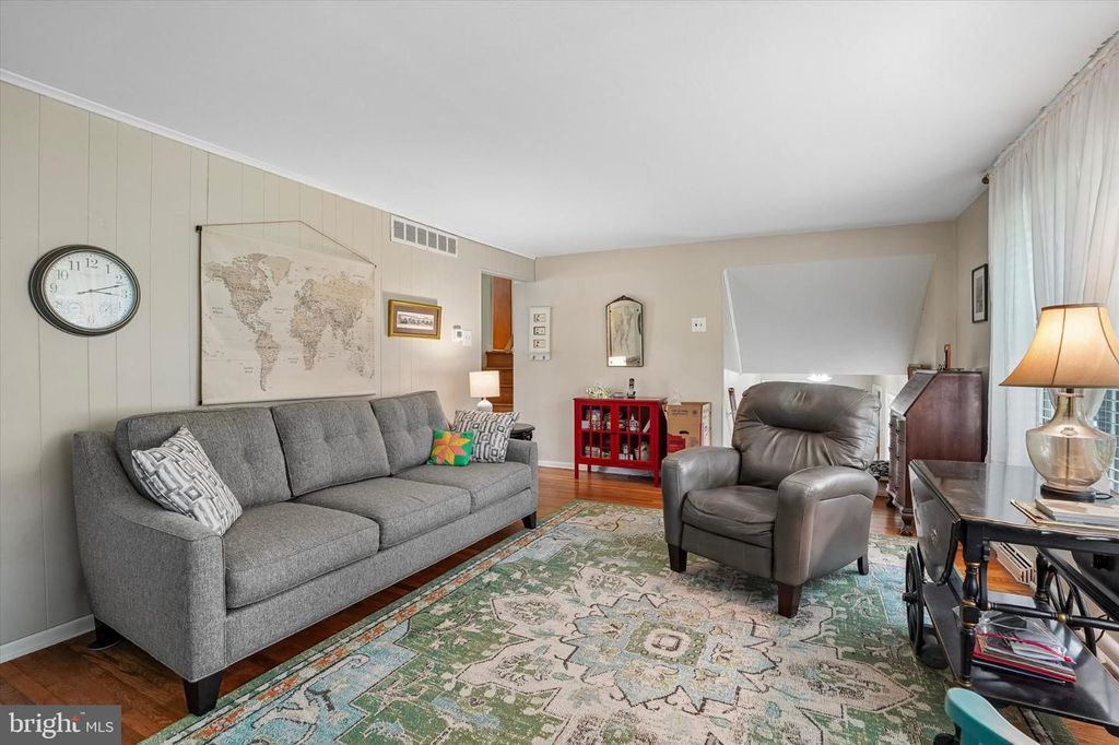 536 SHERWOOD LN, Hatboro, PA 19040 — photo 3