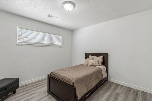 5811 Birchmont Drive, Houston, TX 77092