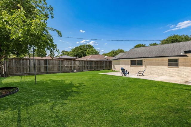 5811 Birchmont Drive, Houston, TX 77092