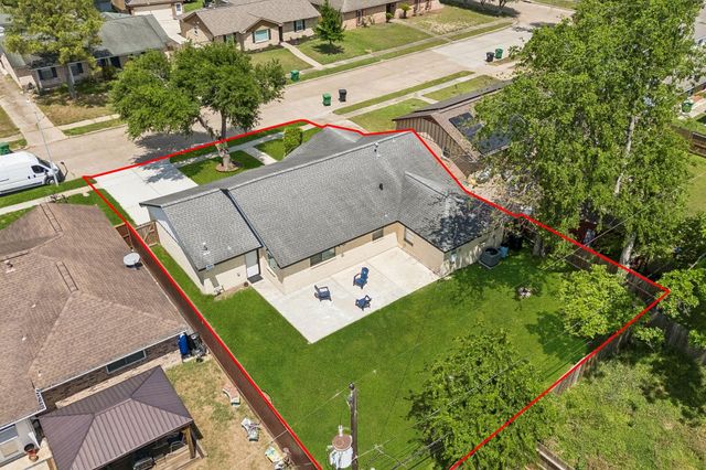 5811 Birchmont Drive, Houston, TX 77092