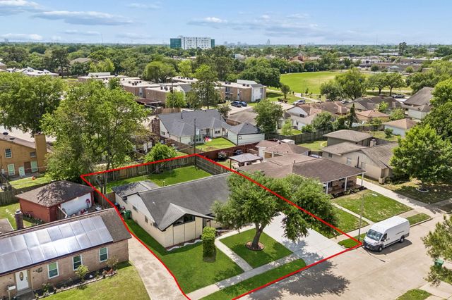 5811 Birchmont Drive, Houston, TX 77092