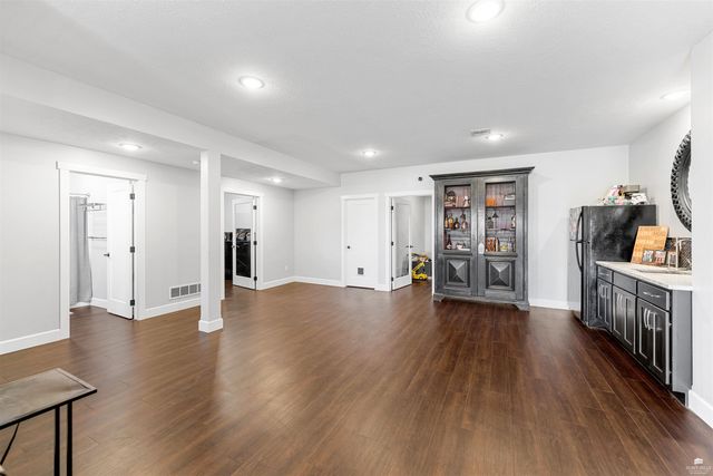 2671 Fair Road, Abilene, KS 67410