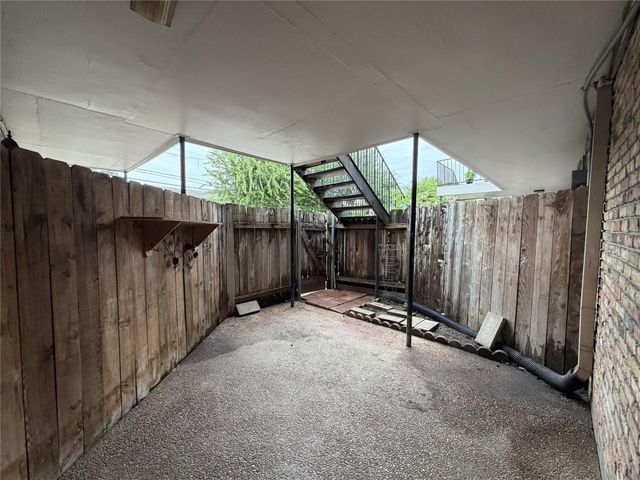 7703 Moonmist B, Houston, TX 77036