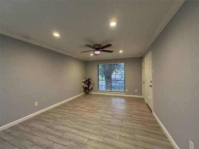 7703 Moonmist B, Houston, TX 77036