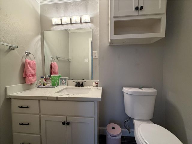 7703 Moonmist B, Houston, TX 77036