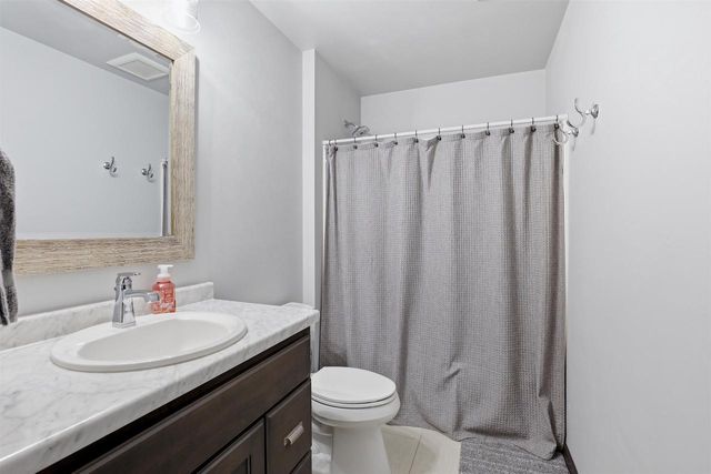 1146 LORI DRIVE, Neenah, WI 54956