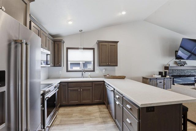 1146 LORI DRIVE, Neenah, WI 54956