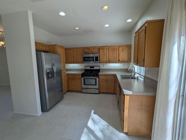 4737 Lagunita Way, Oceanside, CA 92057