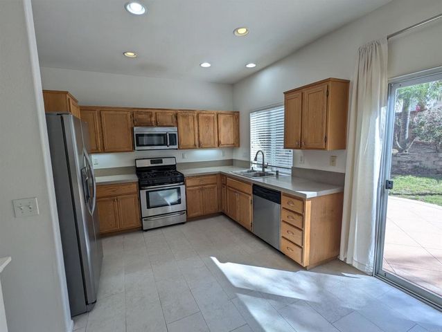 4737 Lagunita Way, Oceanside, CA 92057