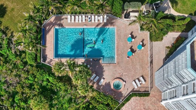 2700 N Highway A1a None 207, Fort Pierce, FL 34949