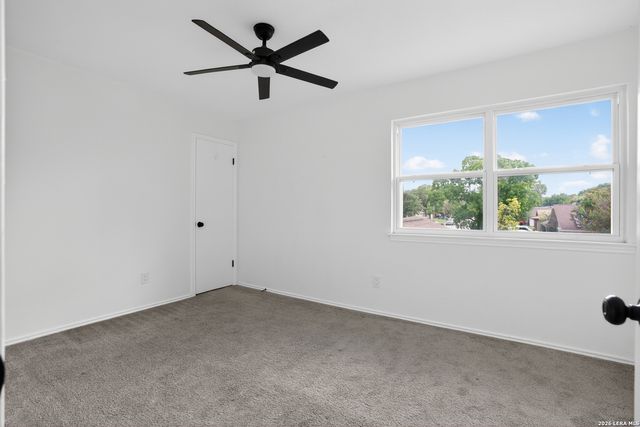 9814 BROAD FOREST ST, San Antonio, TX 78250