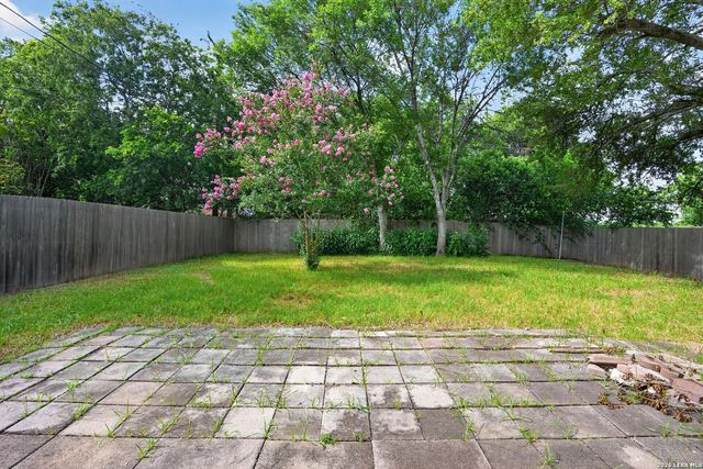 9814 BROAD FOREST ST, San Antonio, TX 78250
