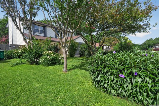 9814 BROAD FOREST ST, San Antonio, TX 78250
