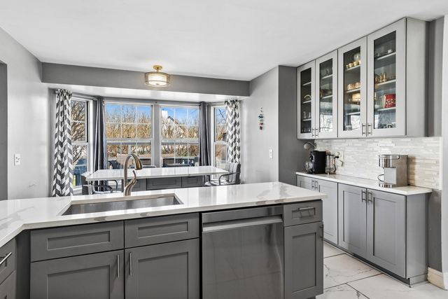 909 Brompton Circle, Bolingbrook, IL 60440