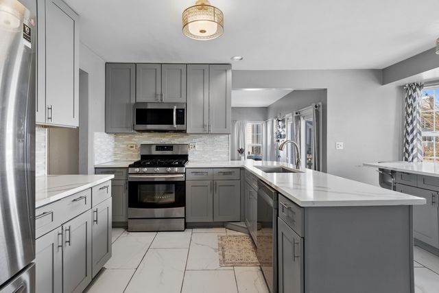 909 Brompton Circle, Bolingbrook, IL 60440