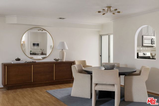 4003 Sunset Drive 8, Los Angeles, CA 90027