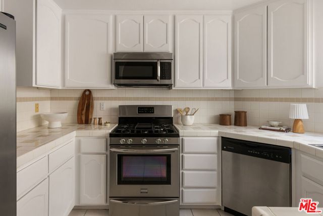 4003 Sunset Drive 8, Los Angeles, CA 90027